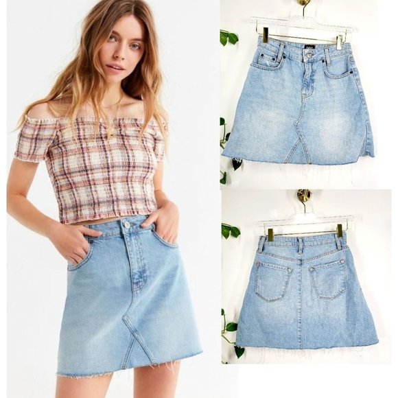 URBAN OUTFITTERS x BDG Light Blue Washed Denim Mini Skirt XS High Waist Raw Hem‎ - Picture 1 of 9